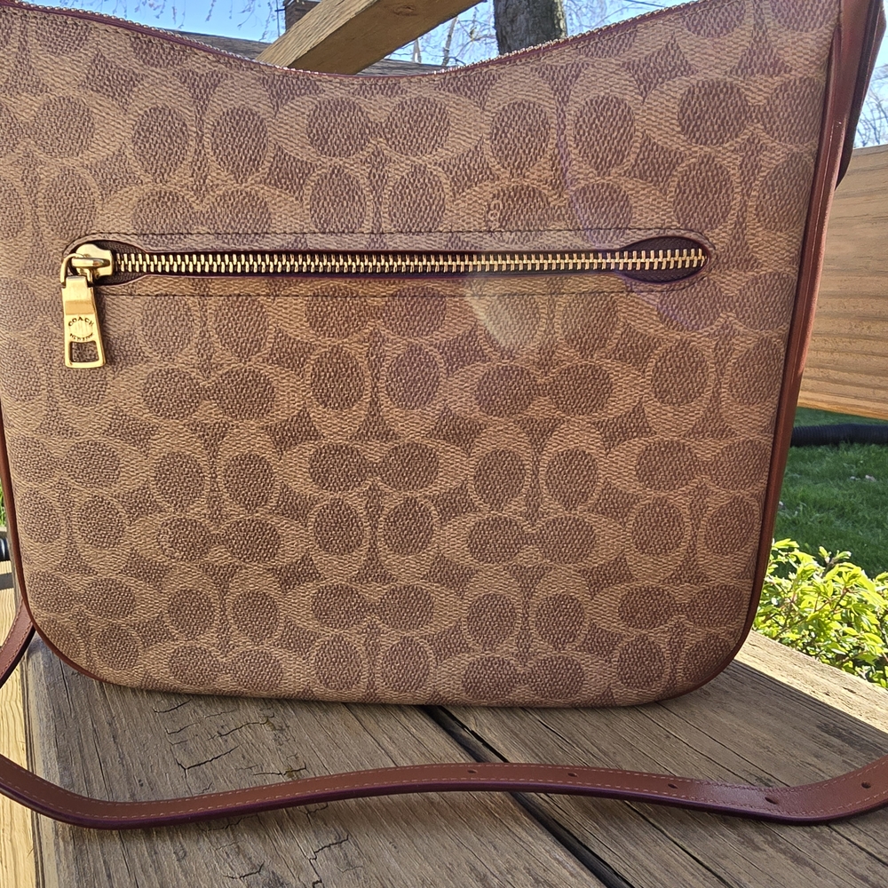 COACH -  Chaise Crossbody In Signature Canvas - Picture 7 of 12